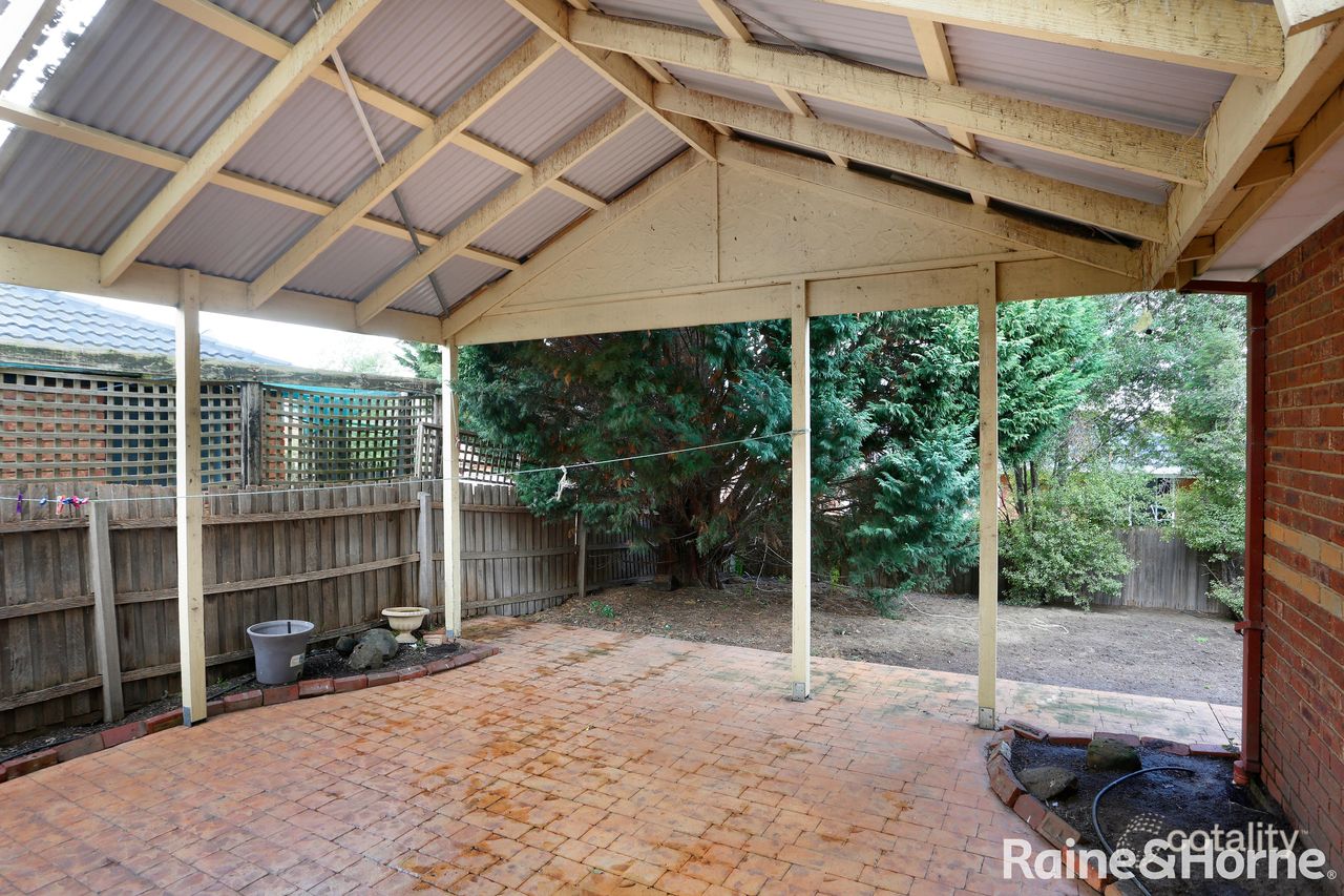 7 Hibiscus Cl, Meadow Heights, VIC 3048