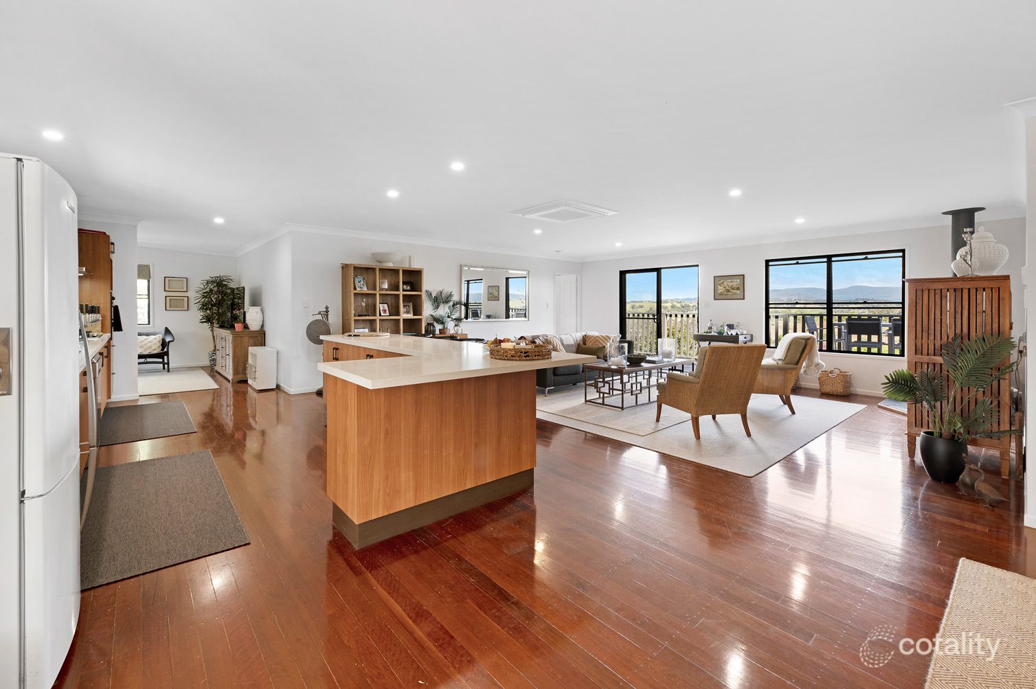 8 Wattle Ct, Beechmont, QLD 4211