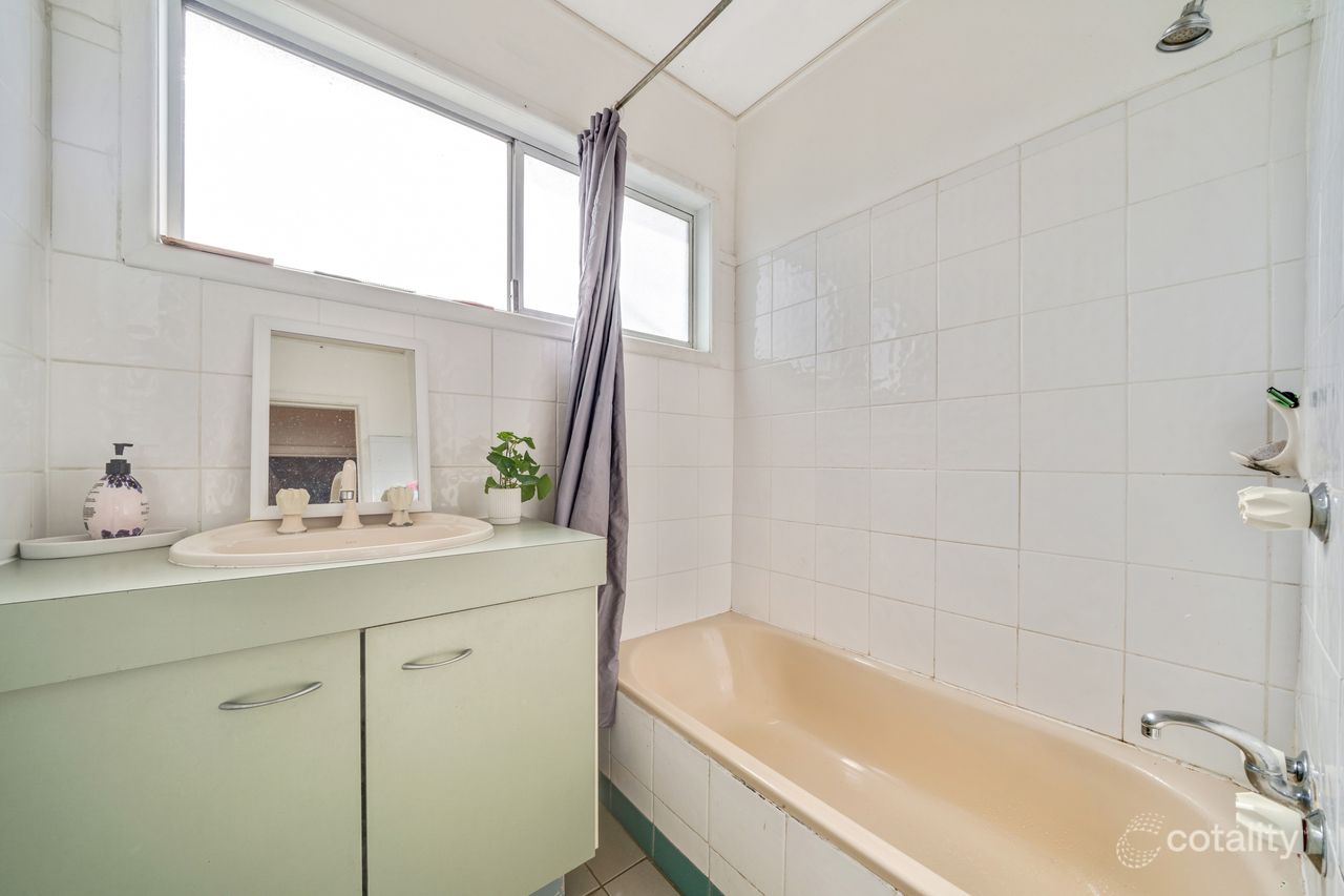 1 Pat St, Kingston, QLD 4114