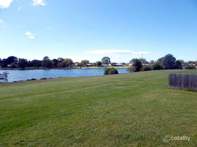 5/8 Lewis Pl, Paynesville, VIC 3880