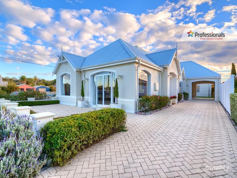 19b The Esplanade, Lower King, WA 6330