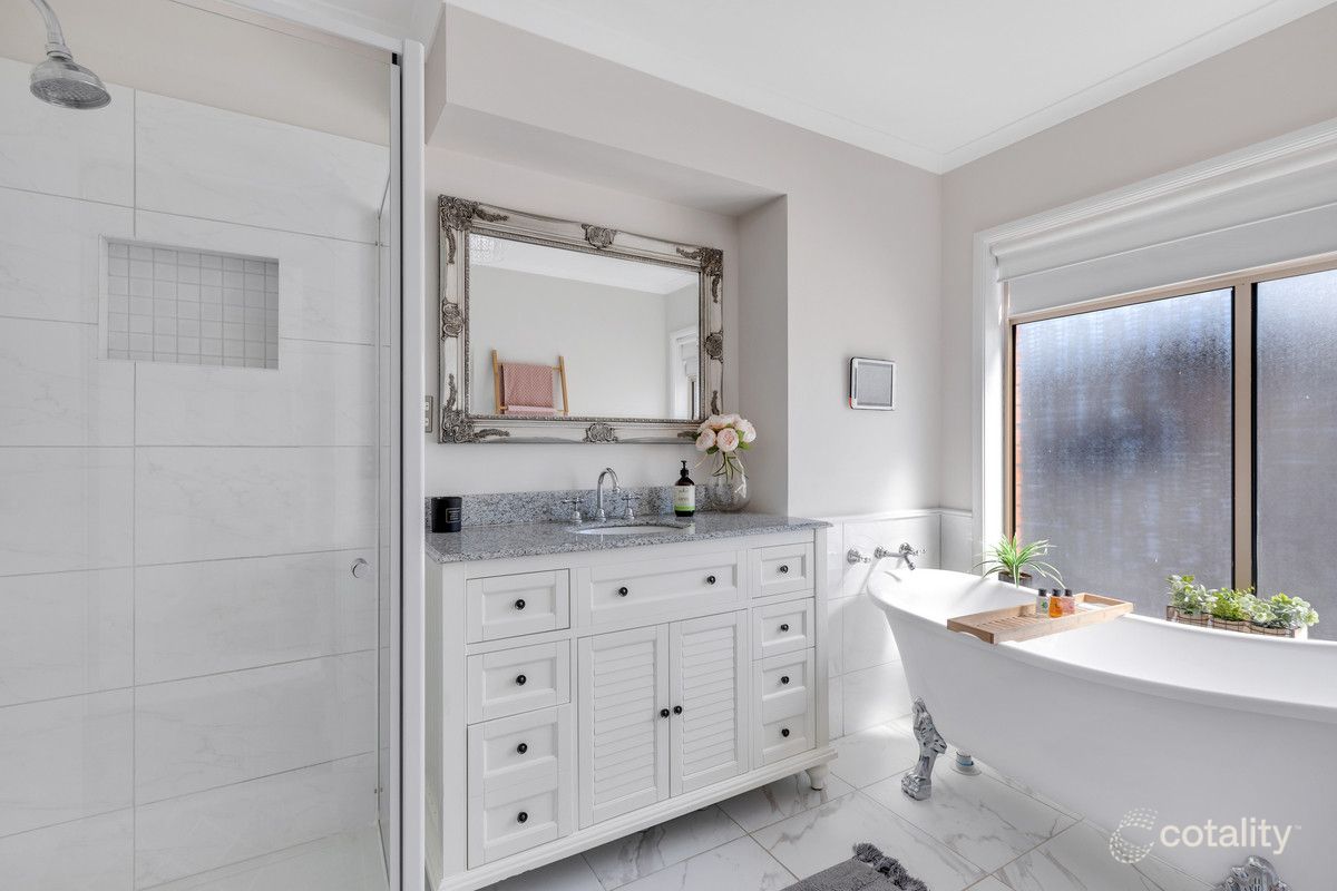 13 Dovecote St, Oakden, SA 5086