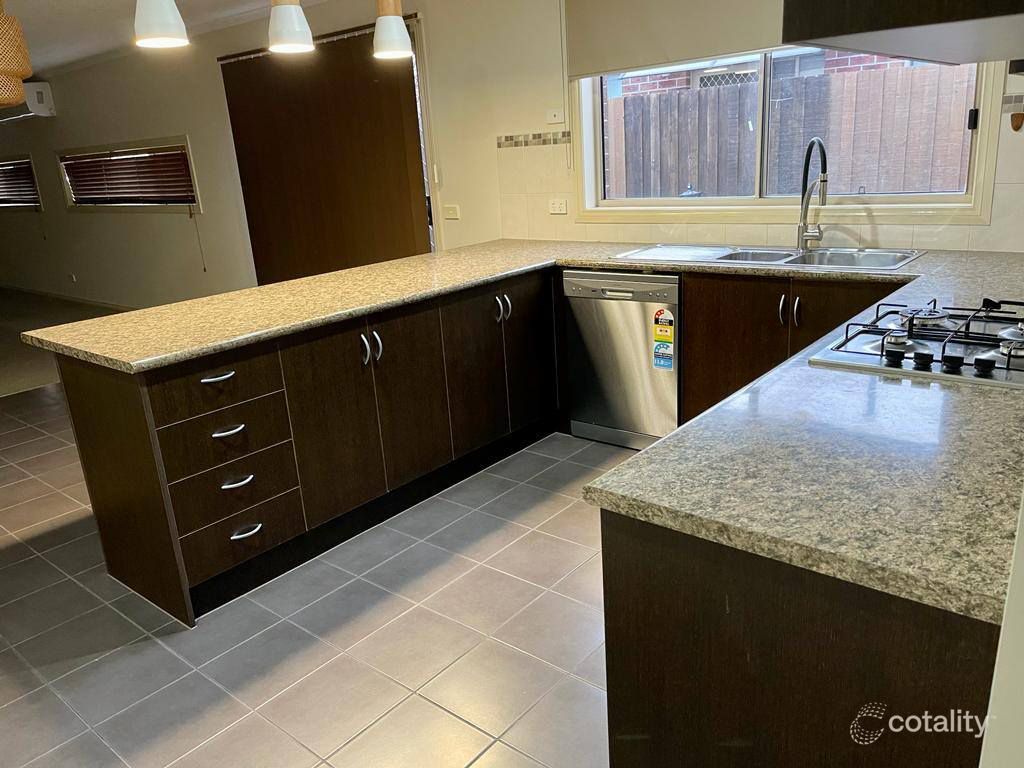 8 Hector Dr, Cranbourne, VIC 3977