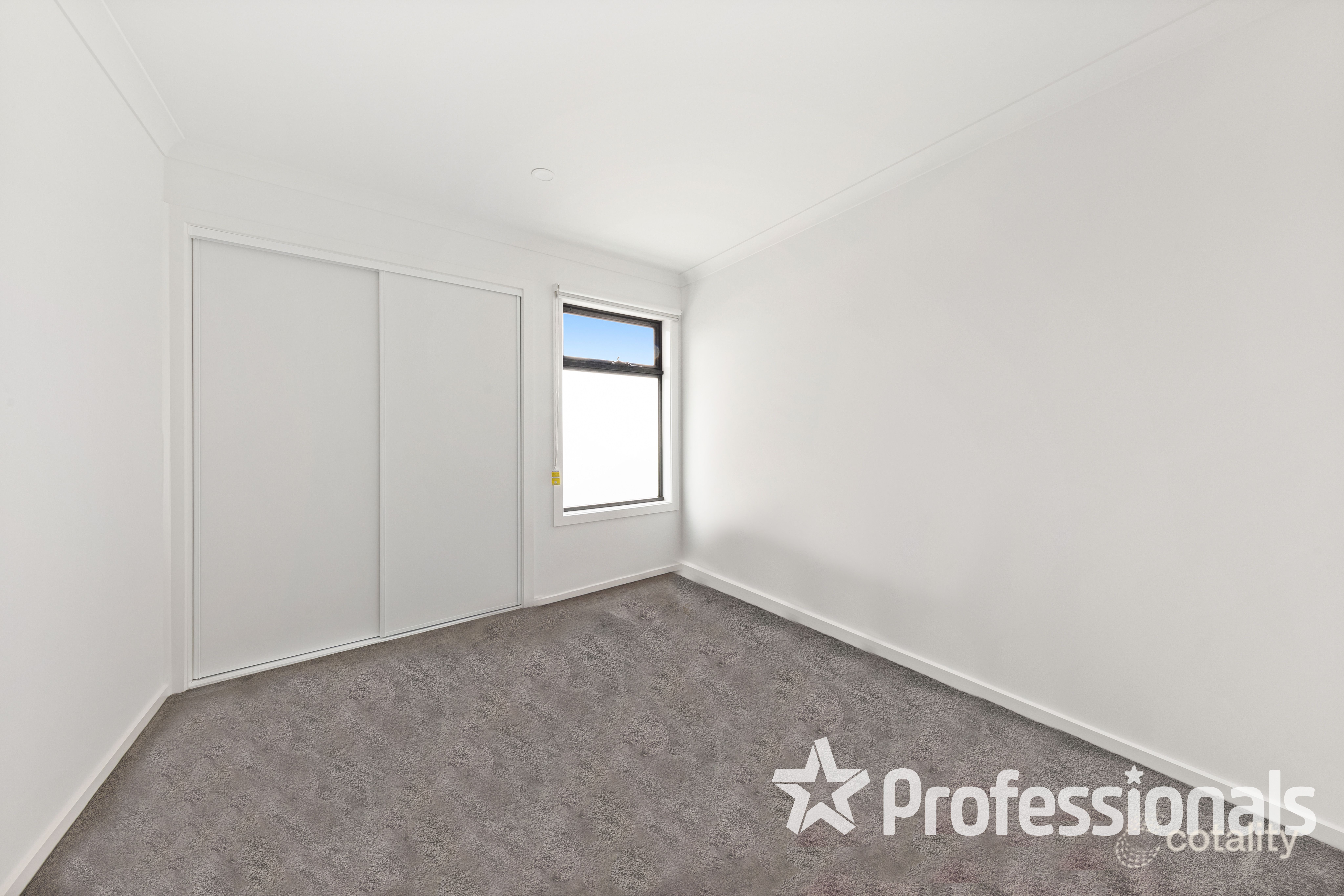 8 Odsal Walk, Strathtulloh, VIC 3338