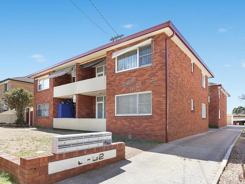 2/90 Broadway, Punchbowl, NSW 2196