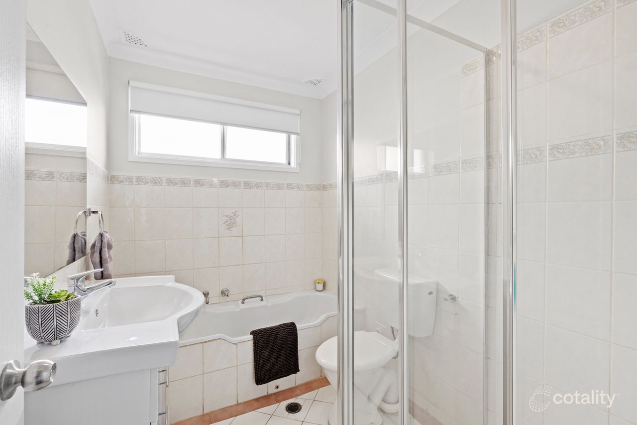 4 The Crescent, Toongabbie, NSW 2146