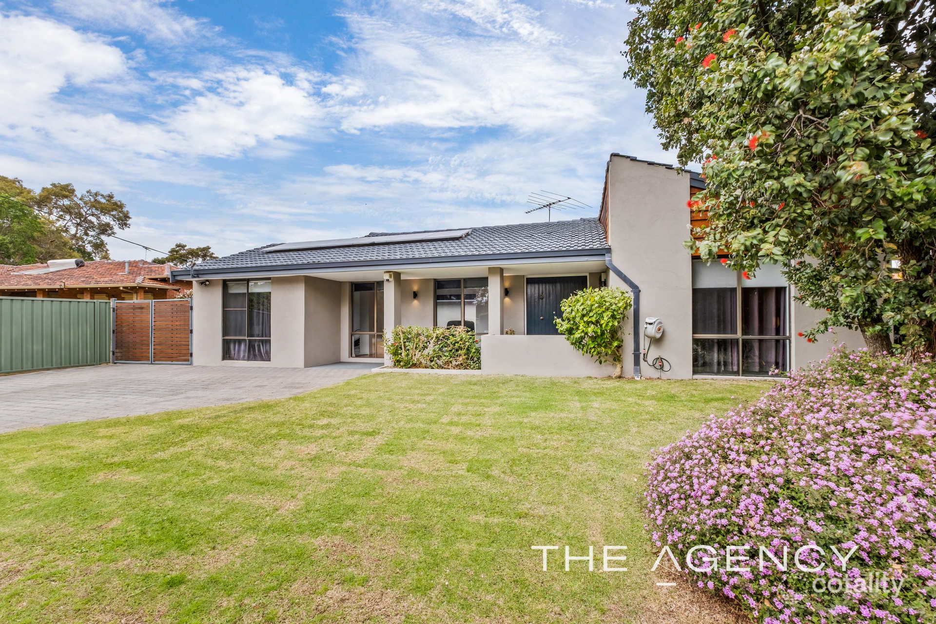 11 Phillip Gr, Kalamunda, WA 6076