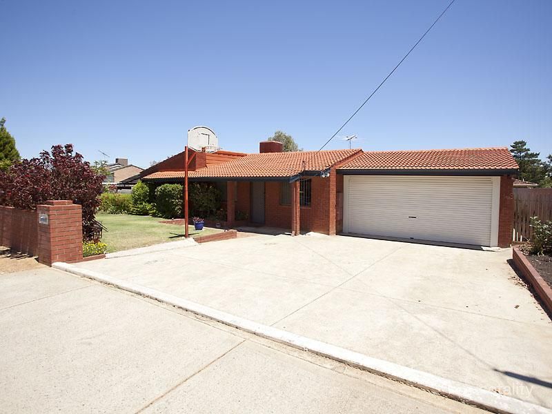 153 Lewis Rd, Forrestfield, WA 6058