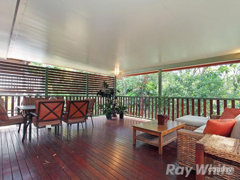 122 Plucks Rd, Arana Hills, QLD 4054