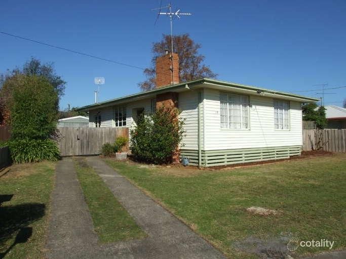 13 John St, Moe, VIC 3825