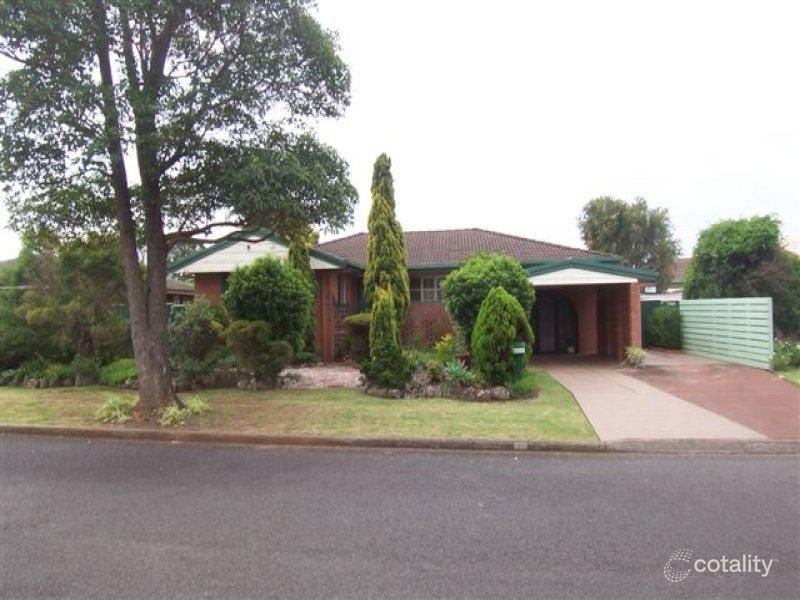 5 Nugent Cres, Wilsonton, QLD 4350