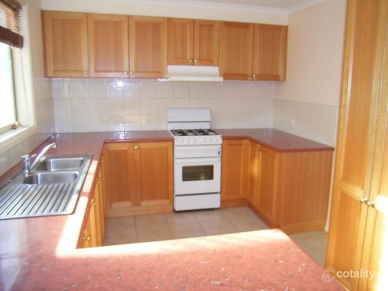 16 Wingoon Dr, California Gully, VIC 3556