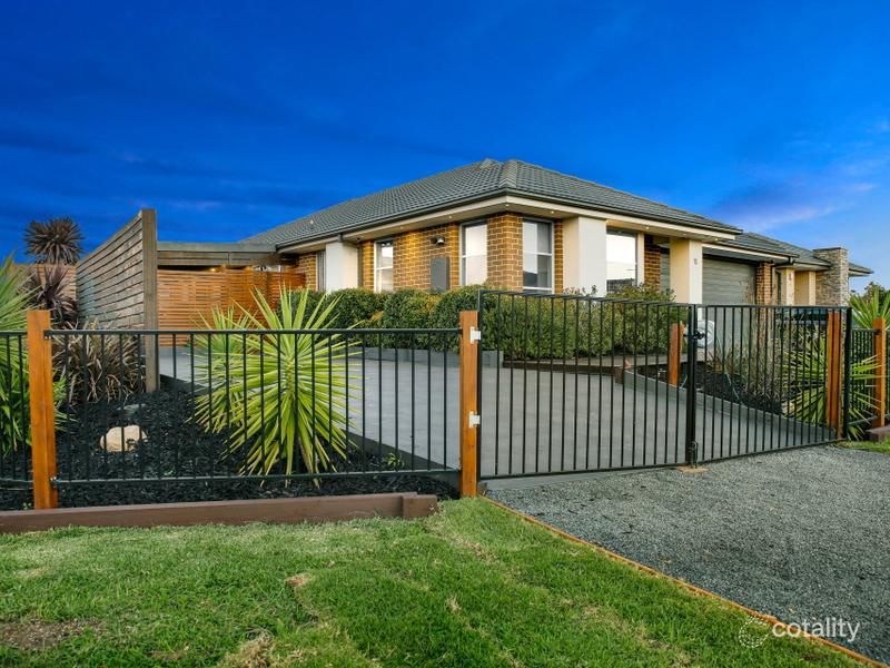 16 Eman Tce, Hastings, VIC 3915