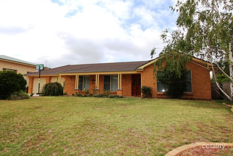 10 Maple Cl, Kelso, NSW 2795