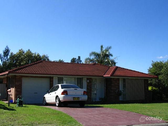 7 Derwent Cres, Lakelands, NSW 2282