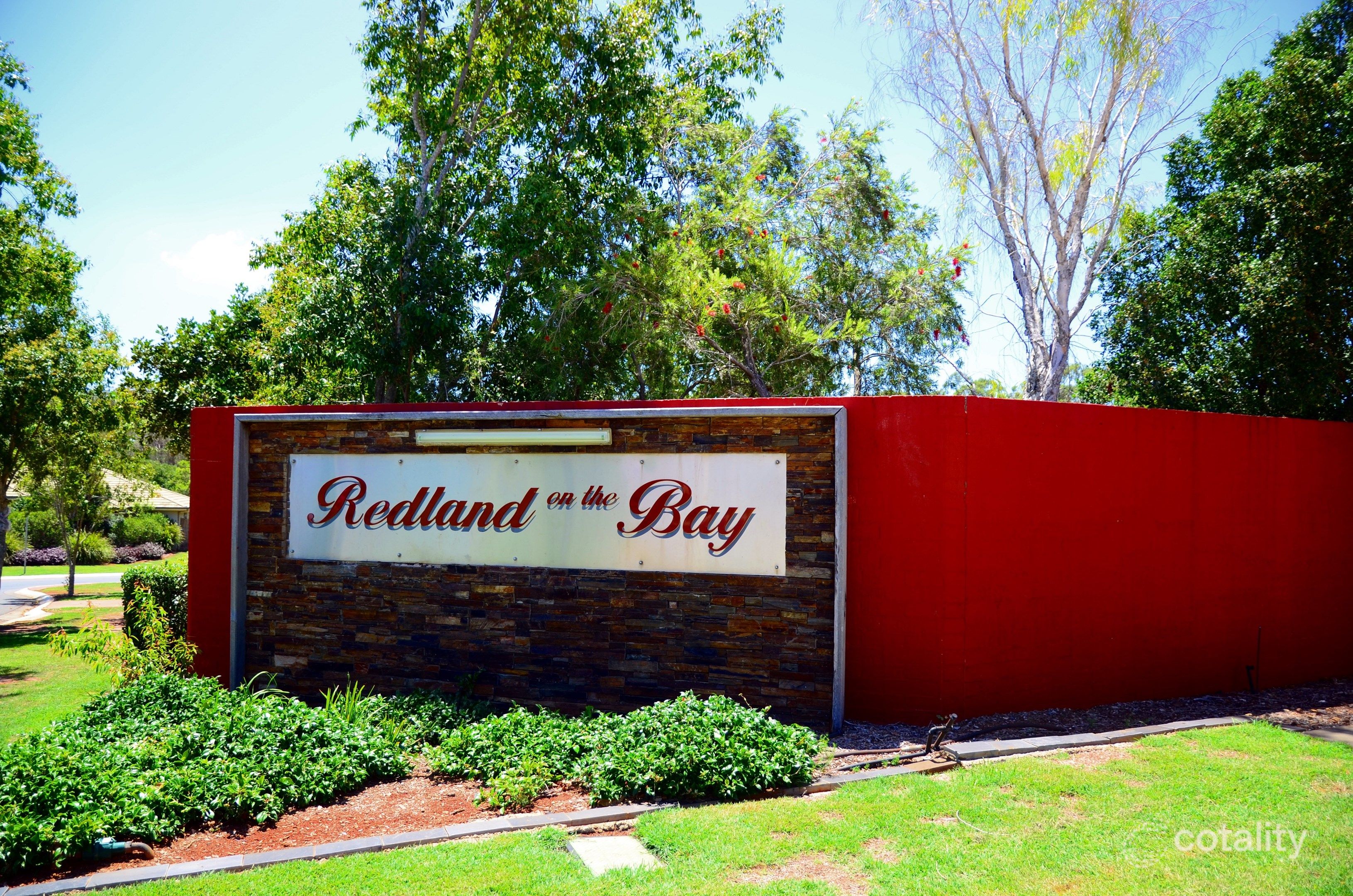 24 Shaw Pl, Redland Bay, QLD 4165