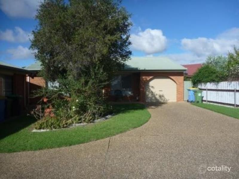 2/2 Borneo Pl, Ashmont, NSW 2650