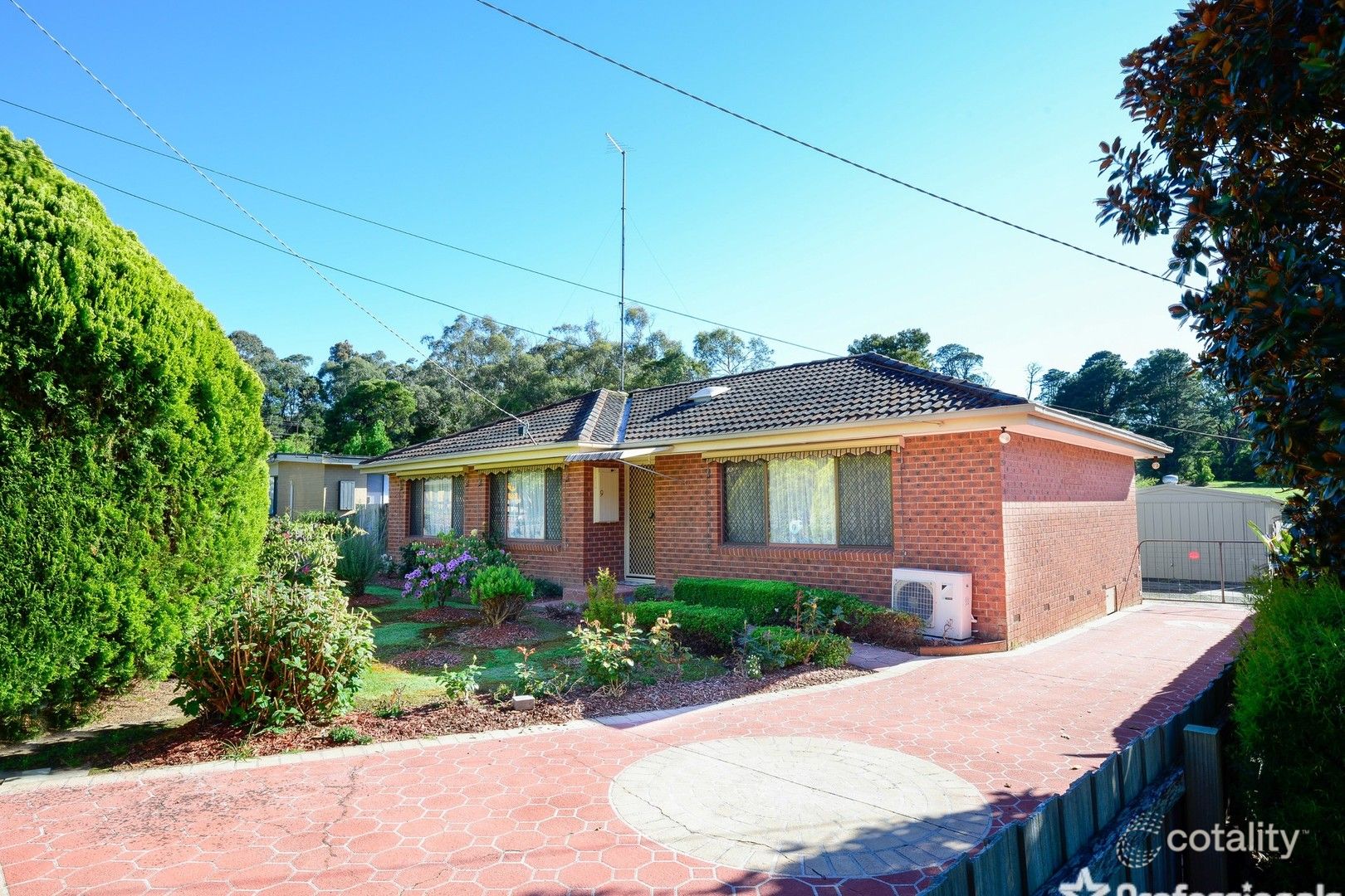 9 Dean Cres, Launching Place, VIC 3139