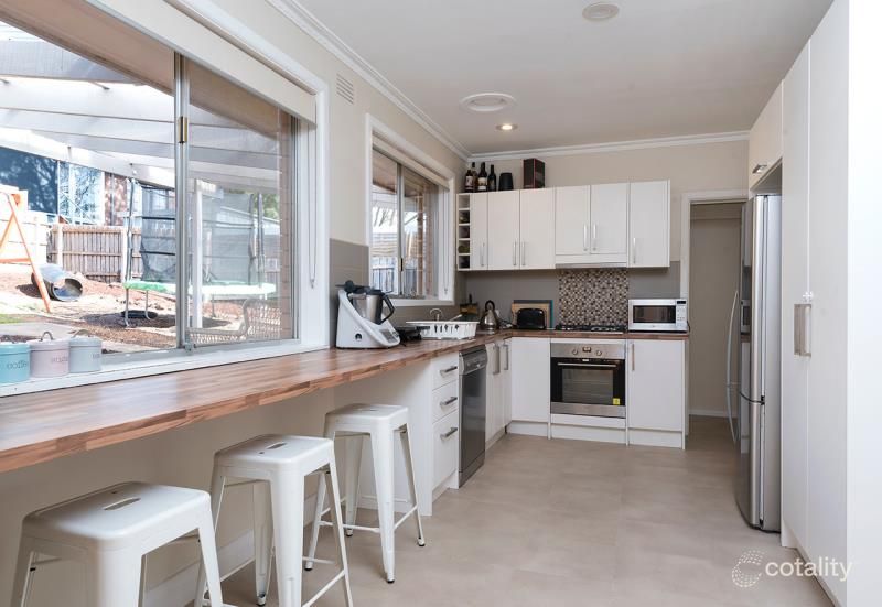 35 Strathnaver Ave, Strathmore, VIC 3041
