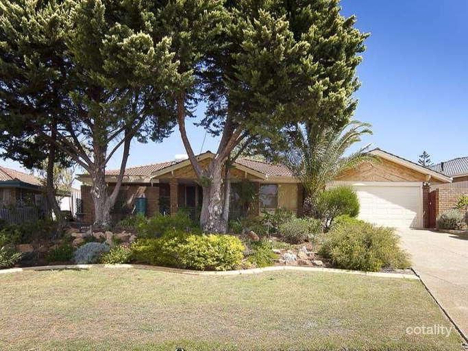 3 Dawn Pl, Beldon, WA 6027