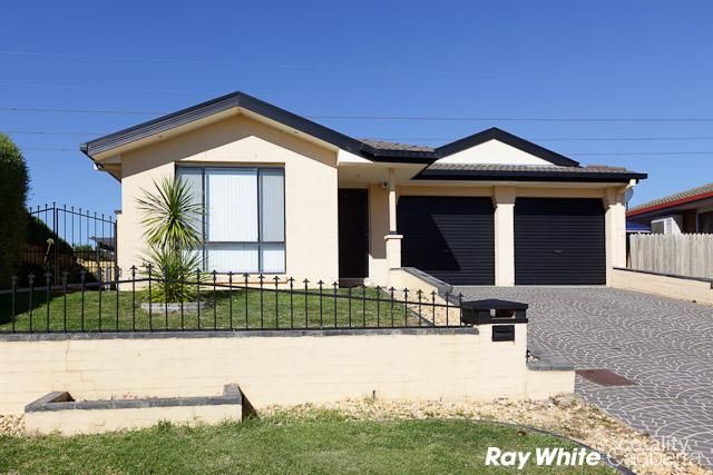 21 Tarrant Cres, Dunlop, ACT 2615