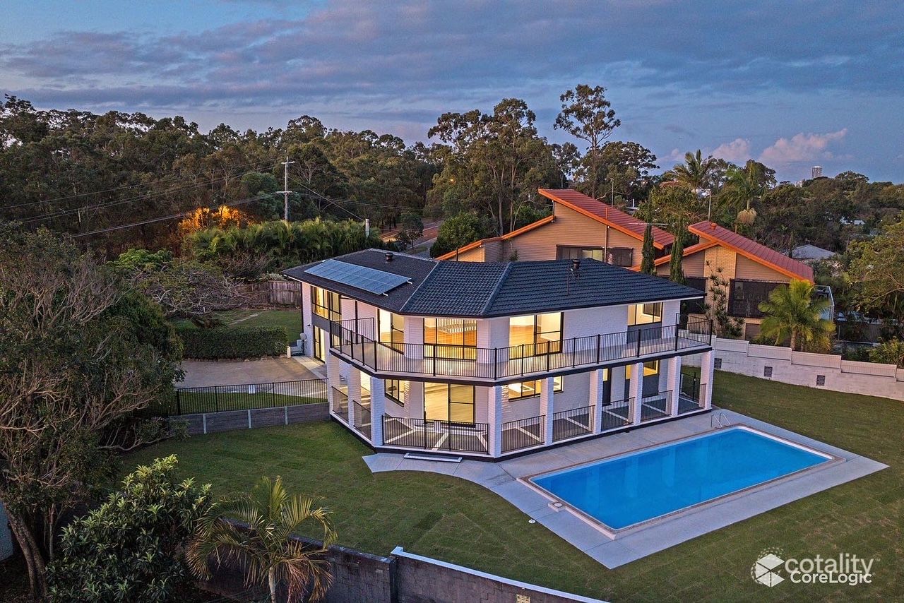 222 Heeb St, Benowa, QLD 4217