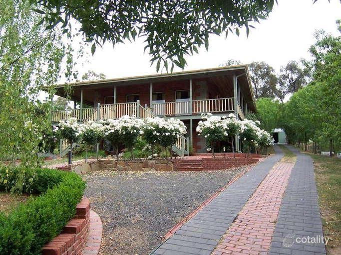 25 Shakespeare St, Spring Gully, VIC 3550