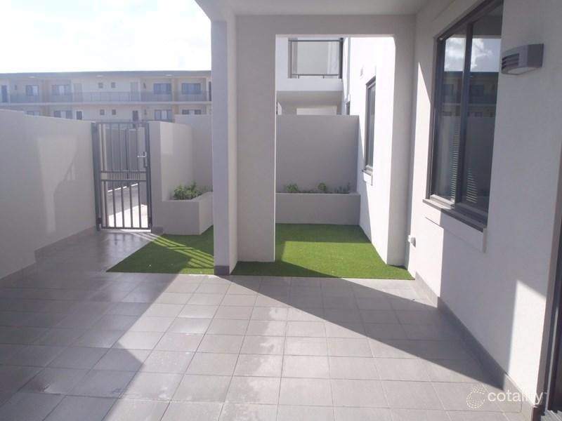 18/1 Stockton Bend, Cockburn Central, WA 6164