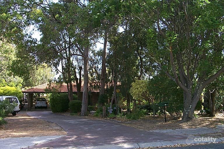 22 Baronet Rd, Lesmurdie, WA 6076