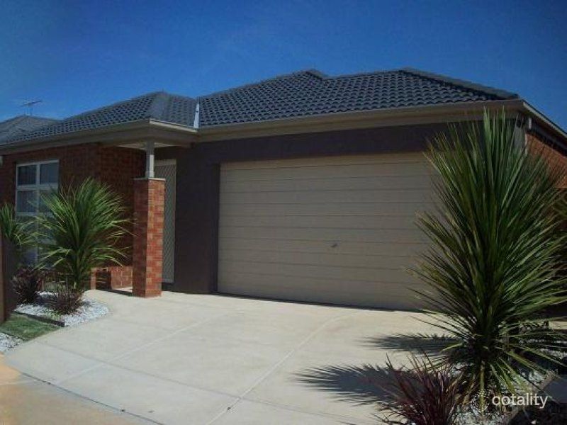 31 Fairhaven Bvd, Melton West, VIC 3337