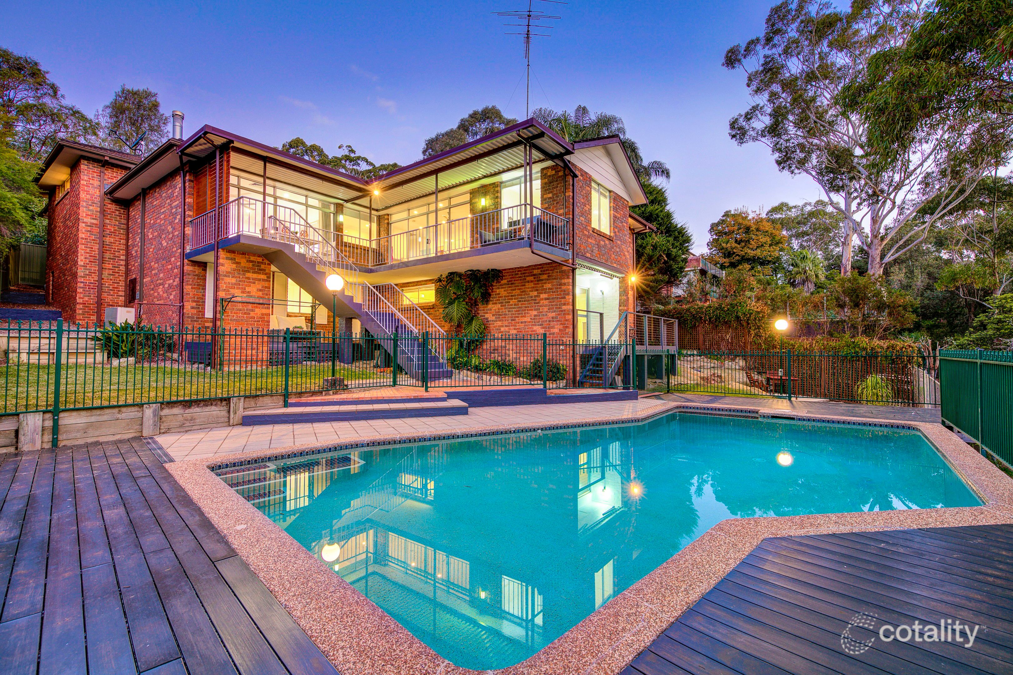 11 Valley Park Cres, North Turramurra, NSW 2074