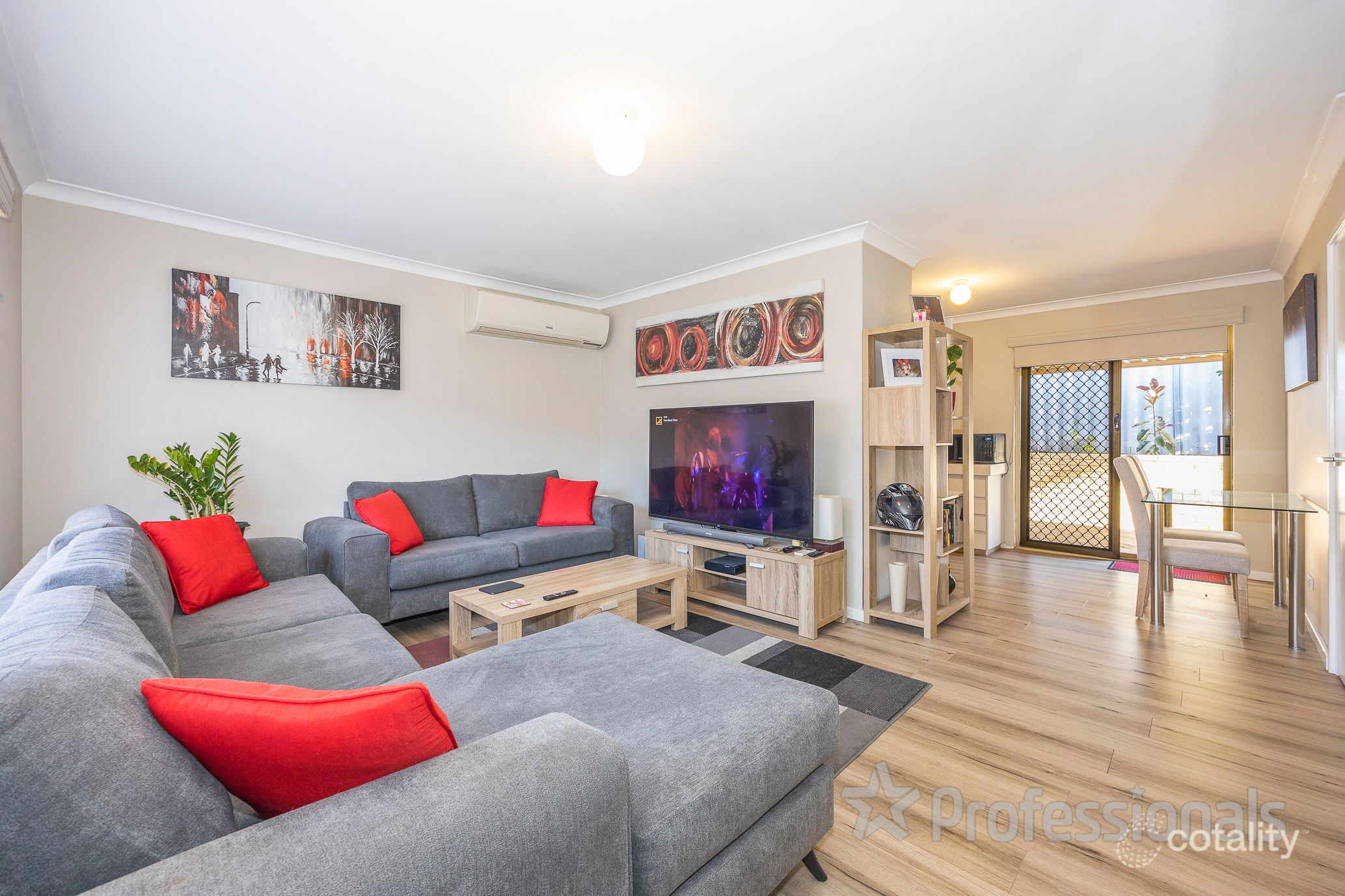 10/23 Cromwell Rd, Alexander Heights, WA 6064