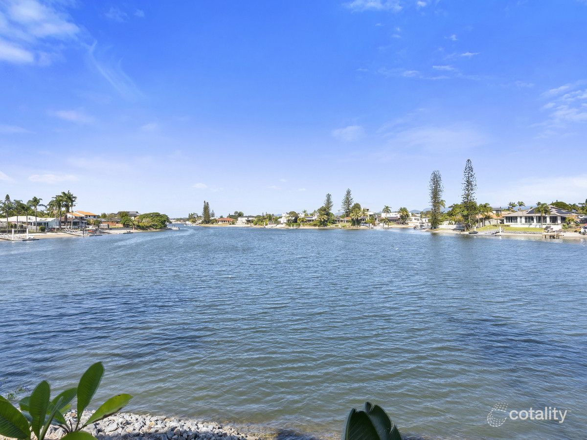 2/14 Orvieto Ave, Mermaid Waters, QLD 4218
