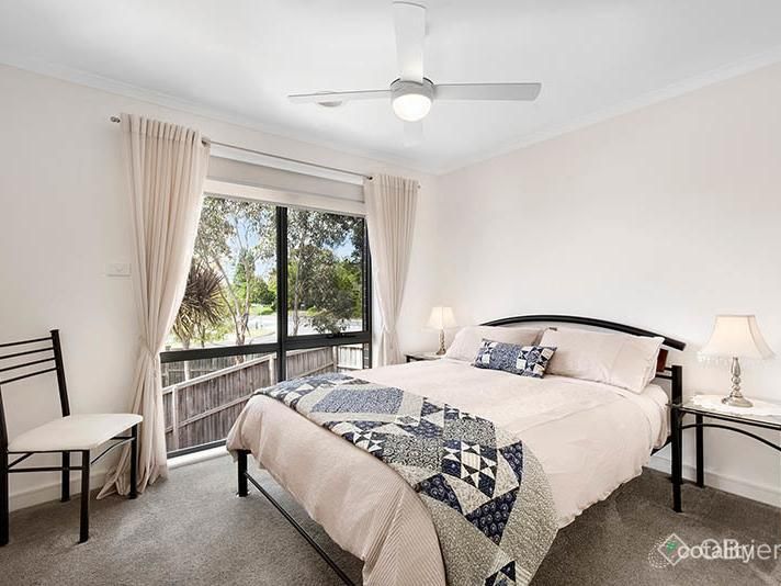 4/2 One Chain Rd, Somerville, VIC 3912