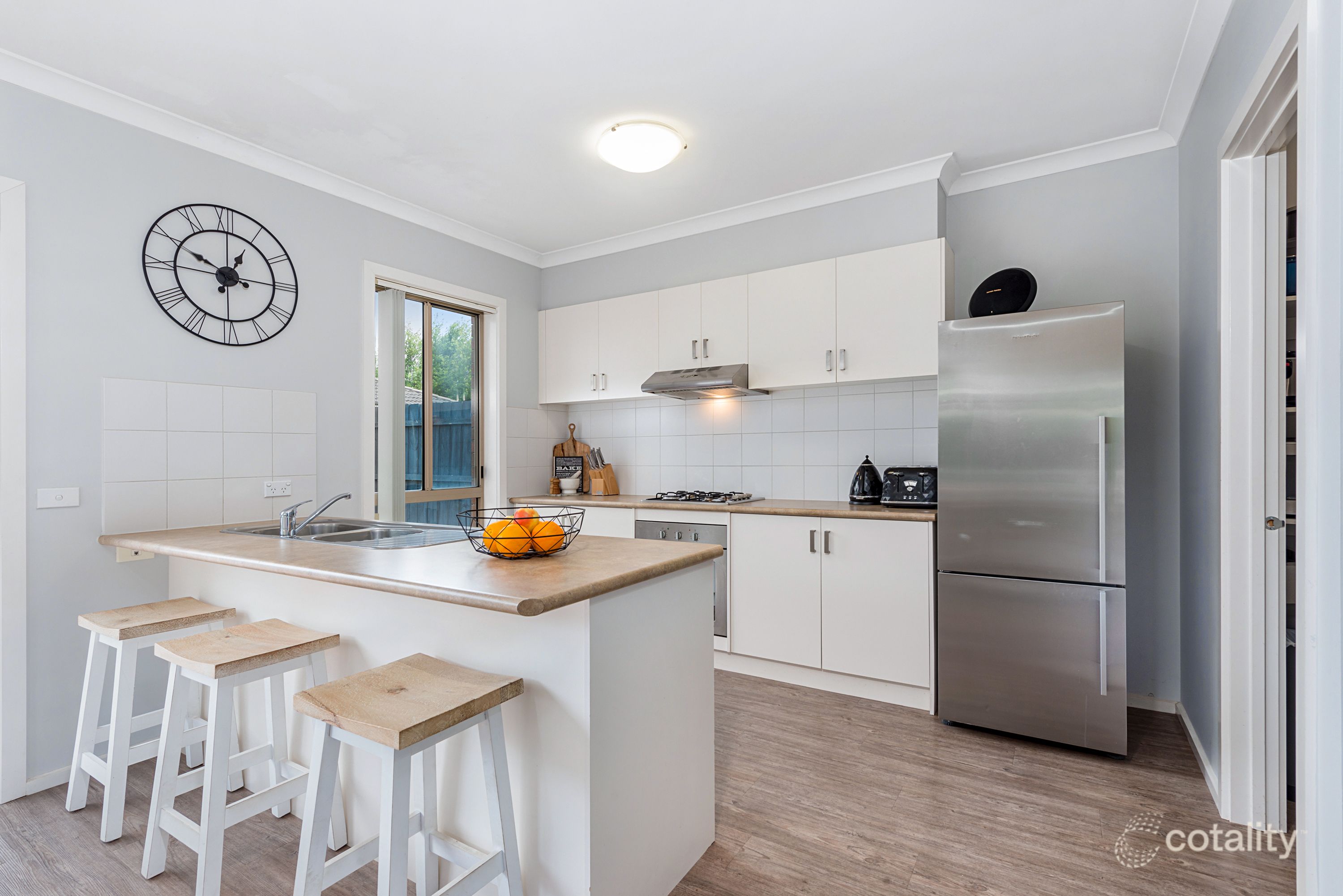 16a Diamond Pde, Skye, VIC 3977