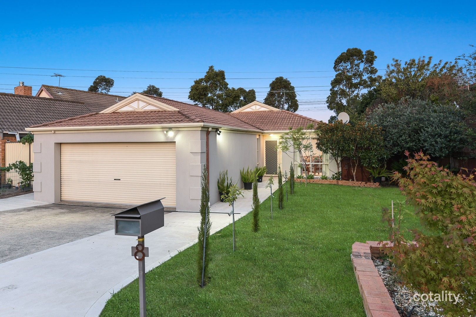 8 Raphael St, Hallam, VIC 3803