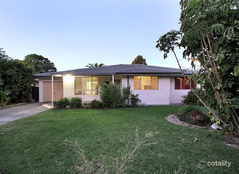 17 Edinburgh Rd, Forrestfield, WA 6058