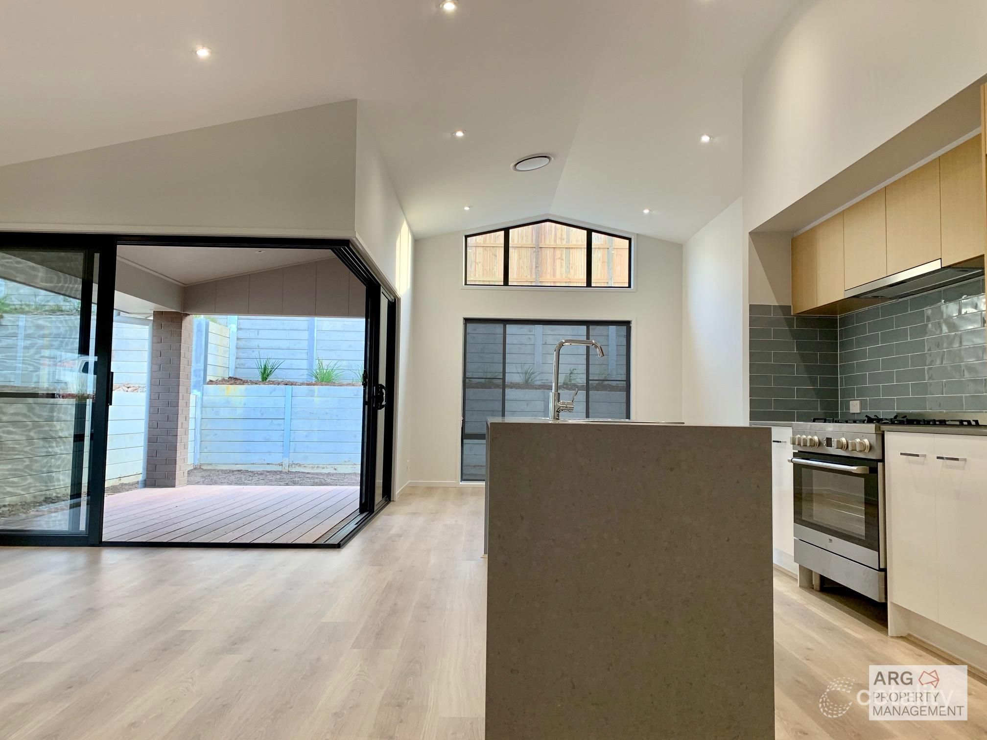 17 Cambridge Way, Ripley, QLD 4306