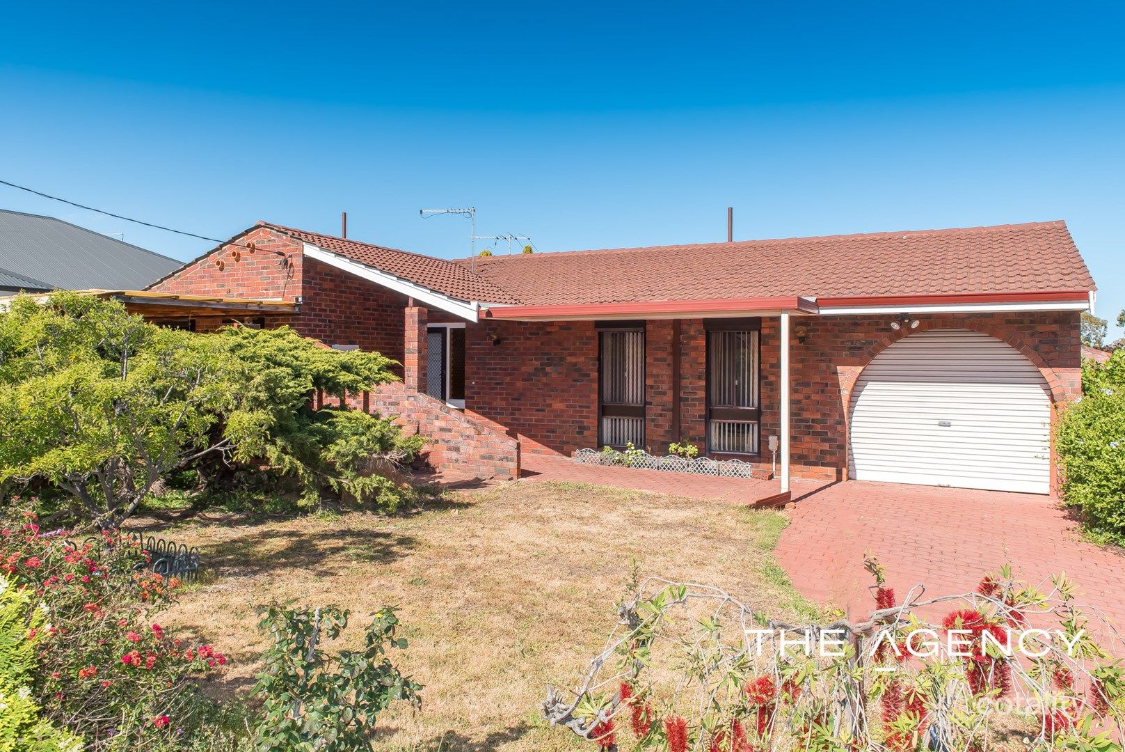11 Harcourt Dr, Hillarys, WA 6025