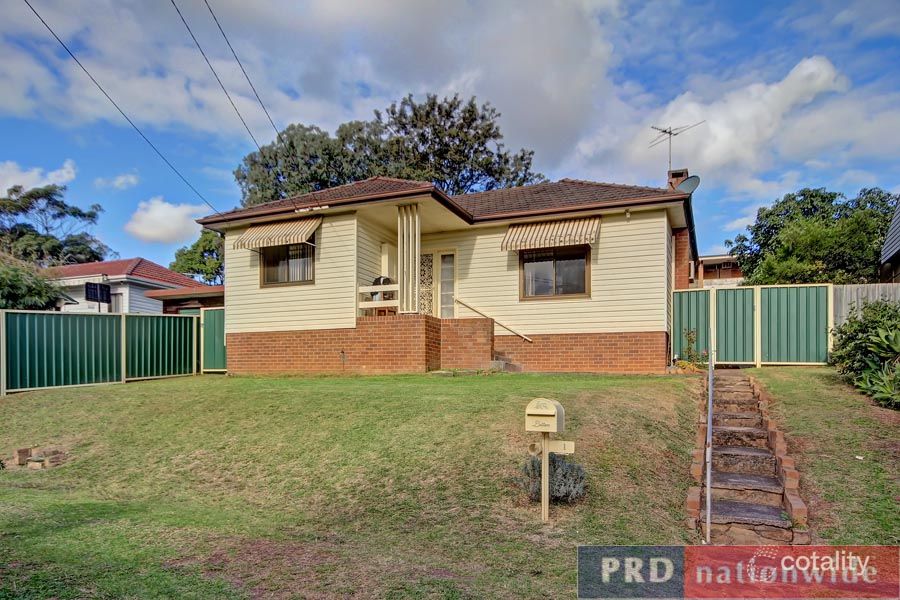 1 Peake Pde, Peakhurst, NSW 2210