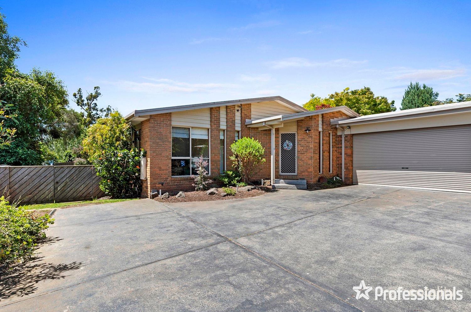 8 Senar St, Kilsyth, VIC 3137
