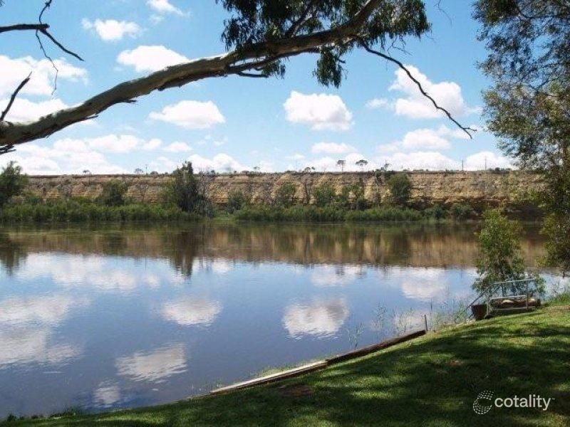 18 Page Dr, Blanchetown, SA 5357