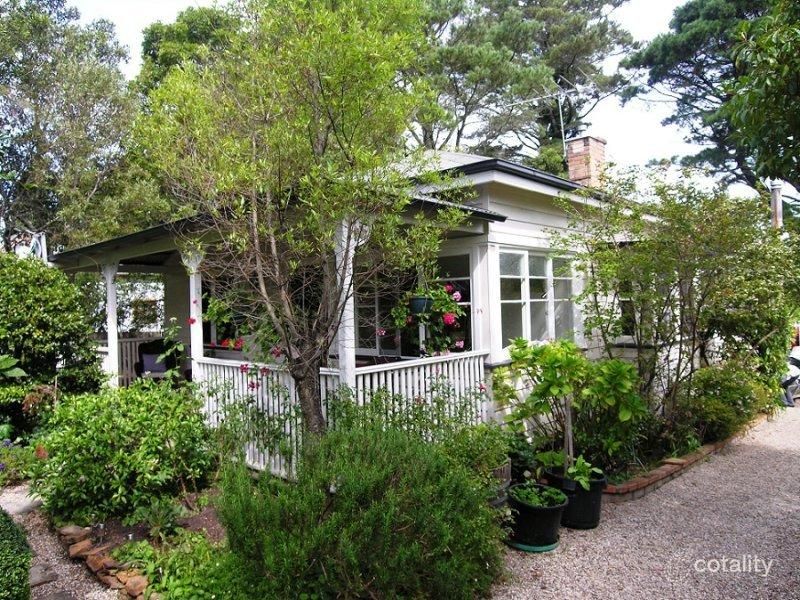 23 Westbourne Ave, Wentworth Falls, NSW 2782
