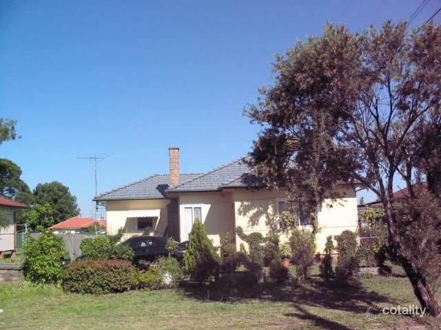 8 Blackford St, Fairfield East, NSW 2165