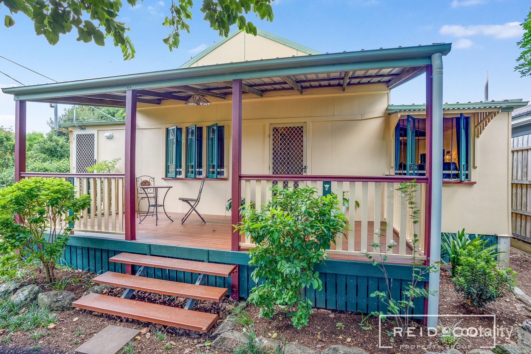 16 Pearl St, Scarborough, QLD 4020