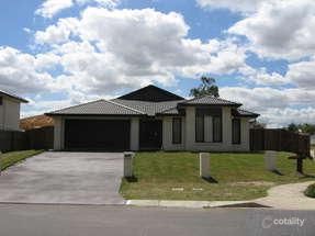 104 Mount Archer Rd, Parkinson, QLD 4115