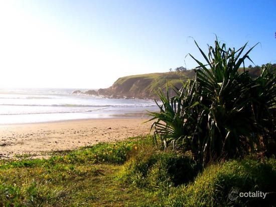 2 Beacon Cres, Emerald Beach, NSW 2456