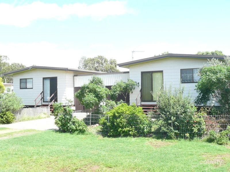 14 West St, Oakey, QLD 4401