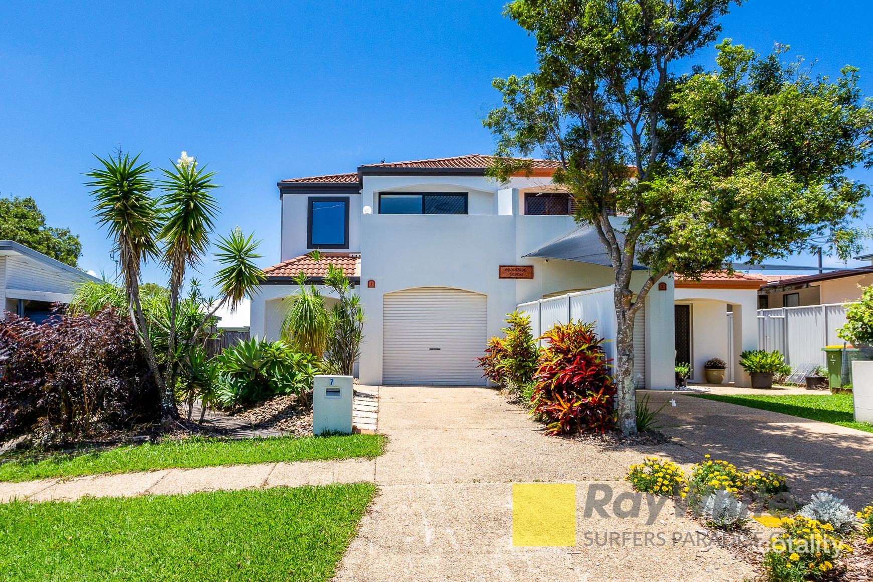 1/7 Brookside Rd, Labrador, QLD 4215