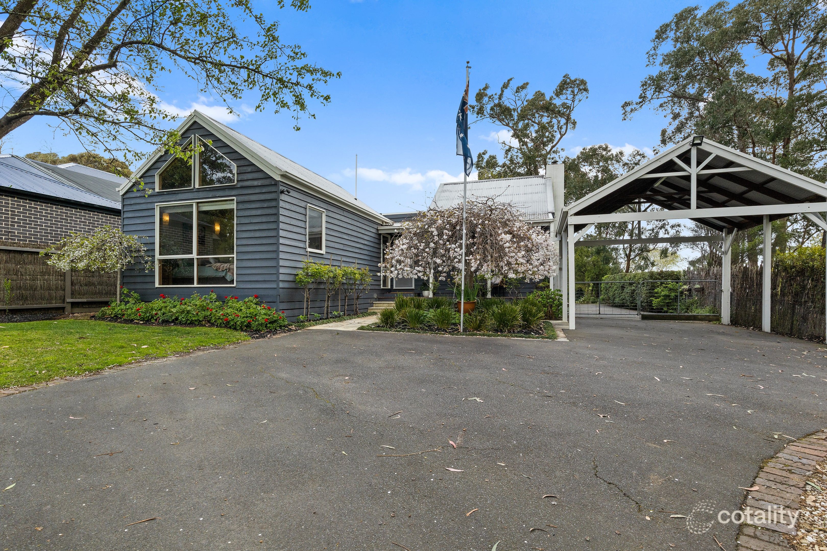13 St Georges Rd, Beaconsfield Upper, VIC 3808